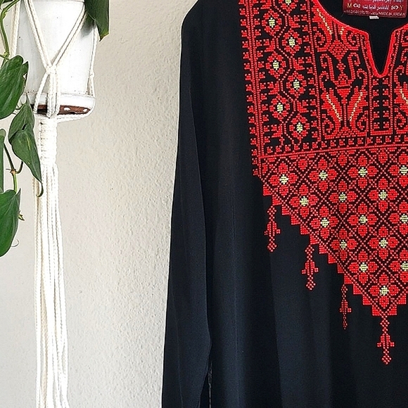 Traditional Jordanian Abaya Dress - Picture 3 of 7